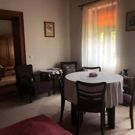 Szoloskert Vendeghaz, *